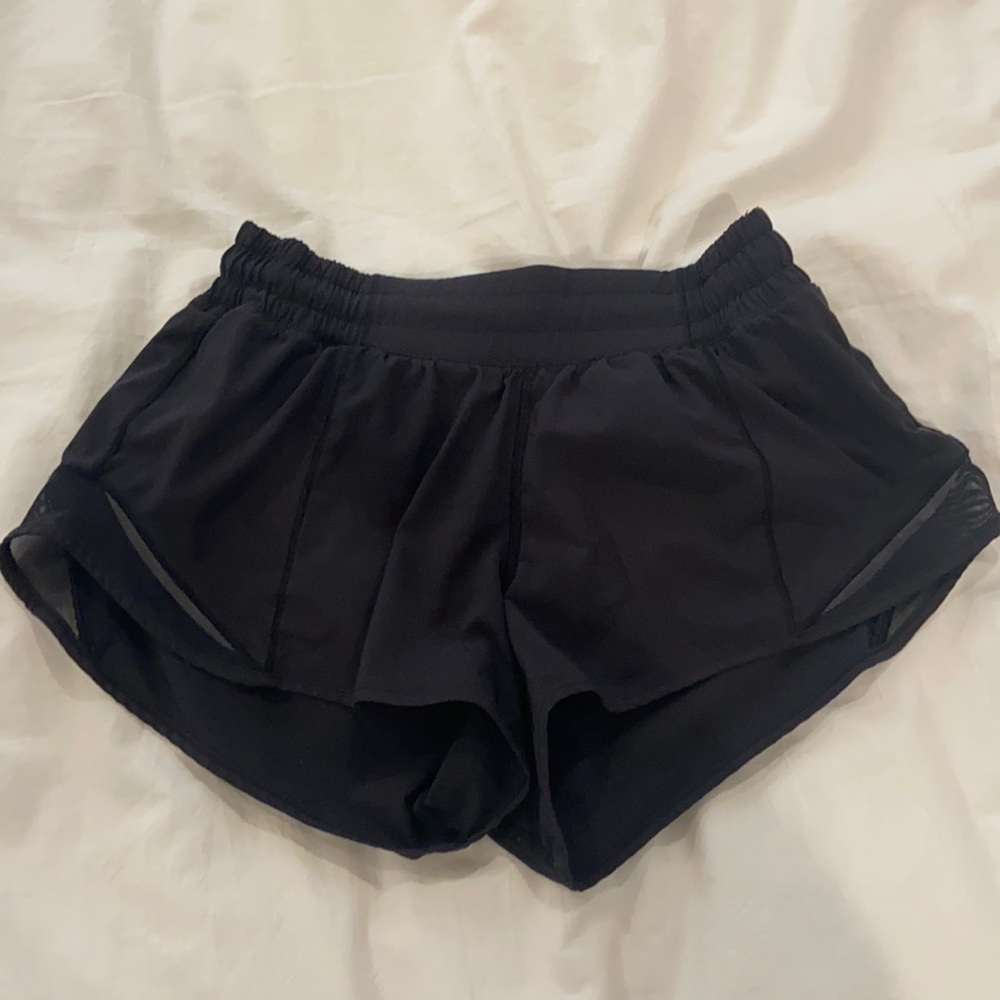 Lululemon Hotty Hot Shorts Size 4 2.5”